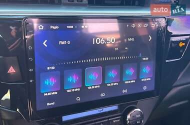 Седан Toyota Corolla 2013 в 