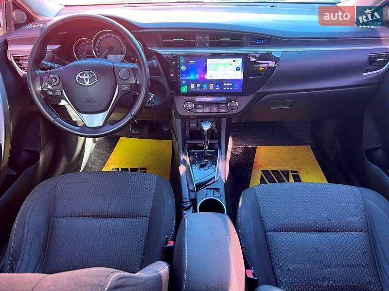 Седан Toyota Corolla 2013 в Києві