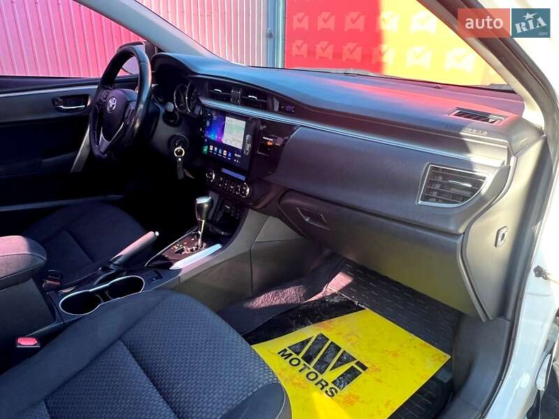 Седан Toyota Corolla 2013 в Києві