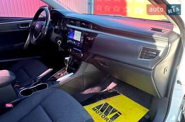 Седан Toyota Corolla 2013 в 