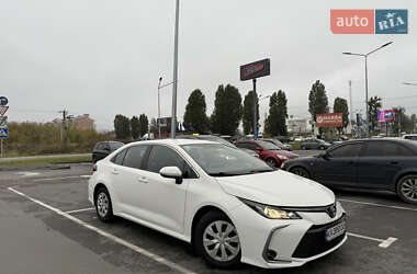 Седан Toyota Corolla 2019 в Киеве