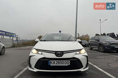 Седан Toyota Corolla 2019 в 