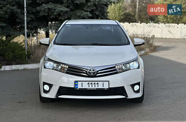 Седан Toyota Corolla 2013 в 