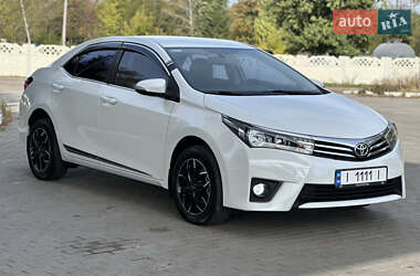 Седан Toyota Corolla 2013 в 