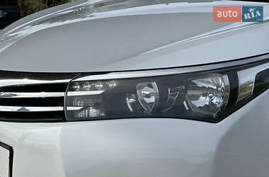 Седан Toyota Corolla 2013 в 