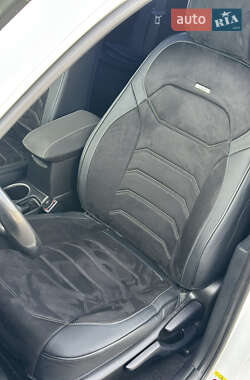 Седан Toyota Corolla 2013 в 