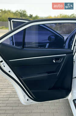 Седан Toyota Corolla 2013 в 