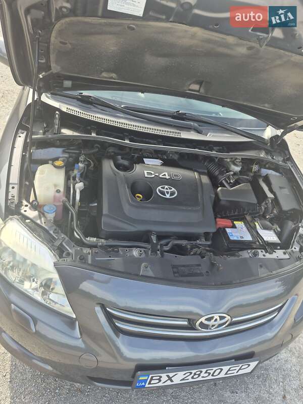 Седан Toyota Corolla 2009 в Скале-Подольской