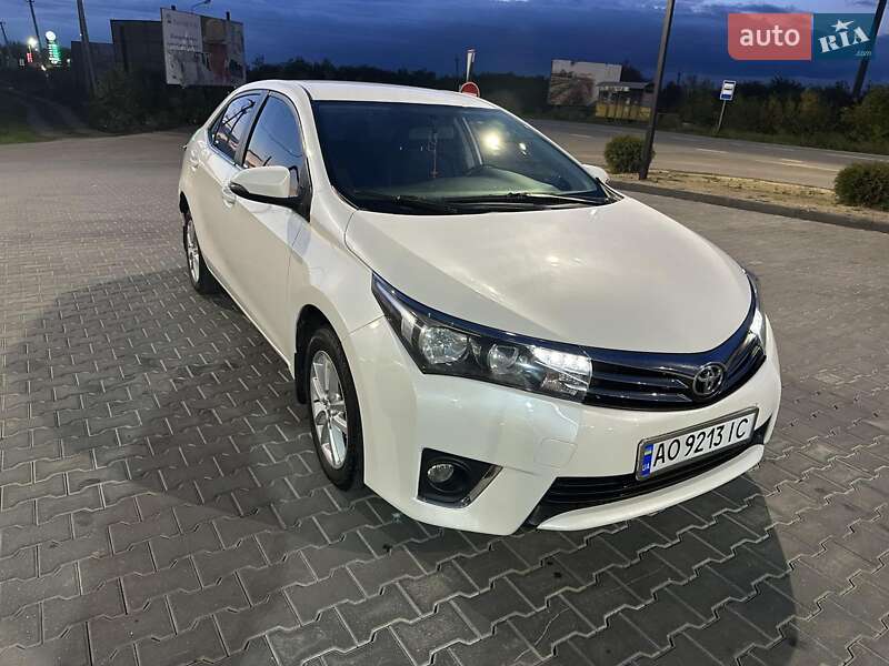 Седан Toyota Corolla 2015 в Ужгороді фото 3 Седан Toyota Corolla 2015 в Ужгороді