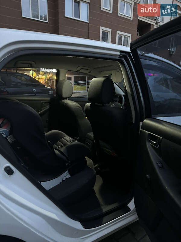 Хетчбек Toyota Corolla 2002 в Києві фото 12 Хетчбек Toyota Corolla 2002 в Києві