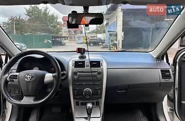Седан Toyota Corolla 2011 в 