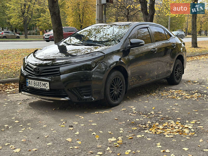 Седан Toyota Corolla 2014 в Харкові