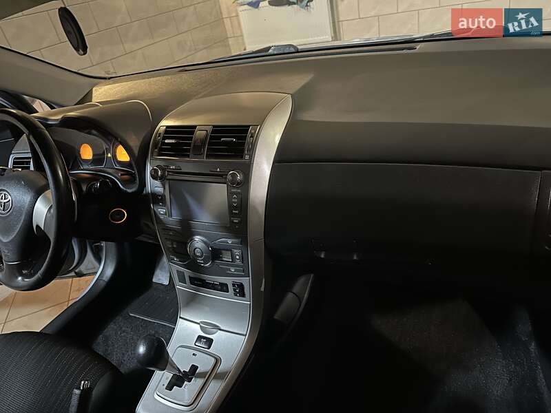 Седан Toyota Corolla 2008 в Конотопе