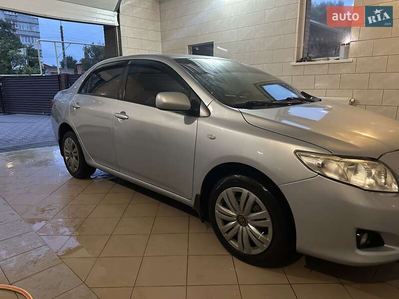 Седан Toyota Corolla 2008 в Конотопе