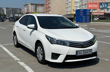 Седан Toyota Corolla 2015 в  фото 6 Седан Toyota Corolla 2015 в