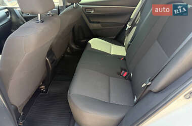 Седан Toyota Corolla 2015 в  фото 12 Седан Toyota Corolla 2015 в