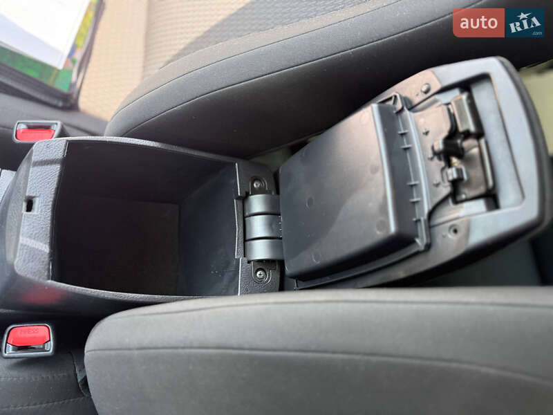 Седан Toyota Corolla 2015 в Івано-Франківську