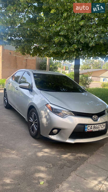 Седан Toyota Corolla 2016 в Черкасах