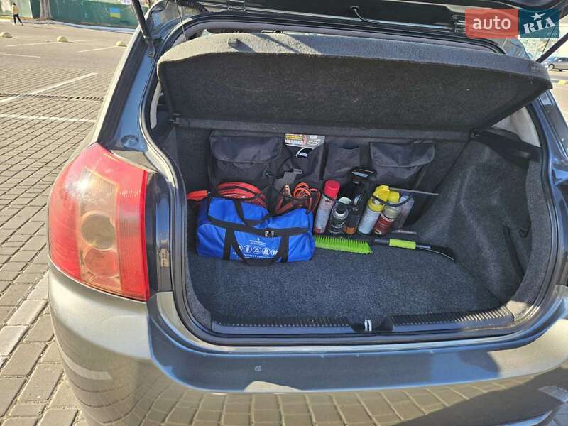 Хетчбек Toyota Corolla 2005 в Одесі