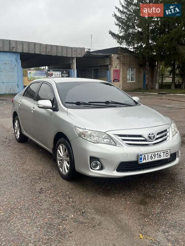 Седан Toyota Corolla 2012 в Ставище