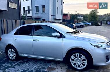 Седан Toyota Corolla 2011 в 
