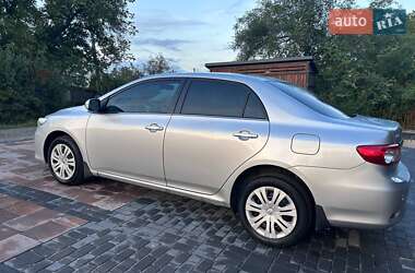 Седан Toyota Corolla 2011 в 