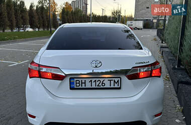 Седан Toyota Corolla 2018 в 