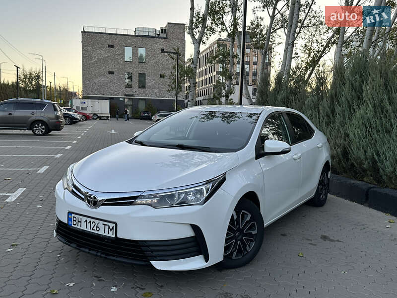 Седан Toyota Corolla 2018 в Киеве фото 14 Седан Toyota Corolla 2018 в Киеве