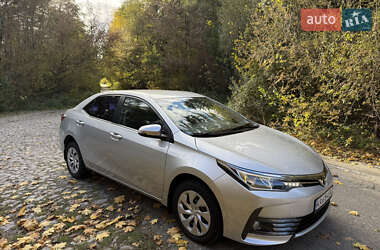 Седан Toyota Corolla 2016 в Виннице