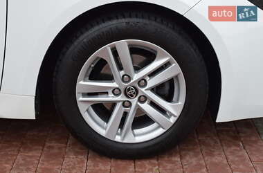 Хэтчбек Toyota Corolla 2019 в 