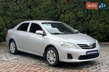 Седан Toyota Corolla 2011 в 