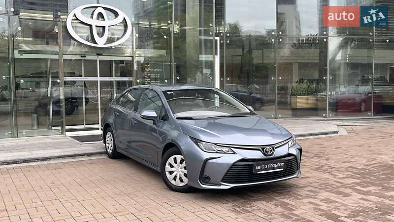 Седан Toyota Corolla 2020 в Киеве