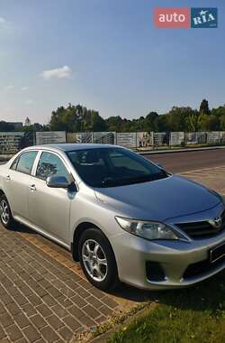 Седан Toyota Corolla 2011 в Львові