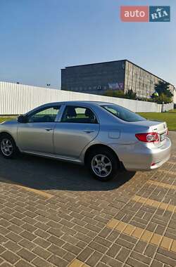 Седан Toyota Corolla 2011 в 