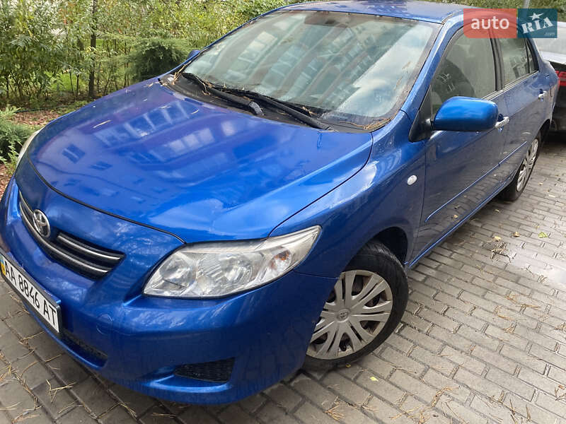 Седан Toyota Corolla 2008 в Києві
