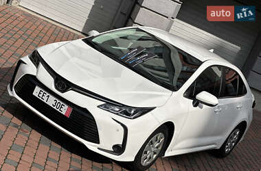 Седан Toyota Corolla 2023 в Івано-Франківську