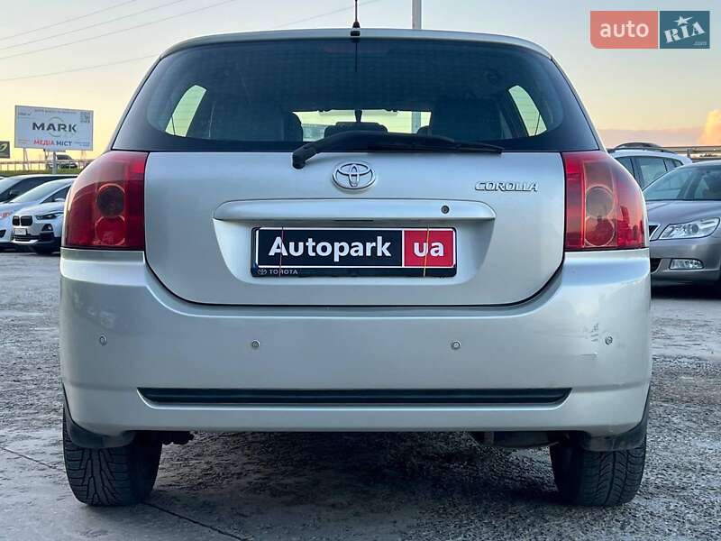 Хэтчбек Toyota Corolla 2004 в Львове