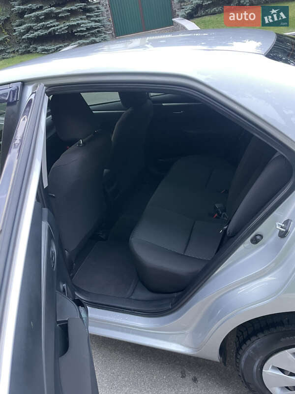 Седан Toyota Corolla 2014 в Киеве