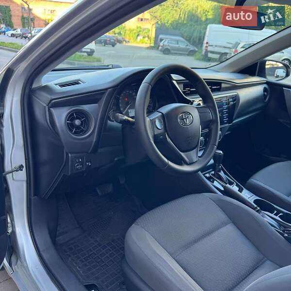 Седан Toyota Corolla 2016 в Житомире