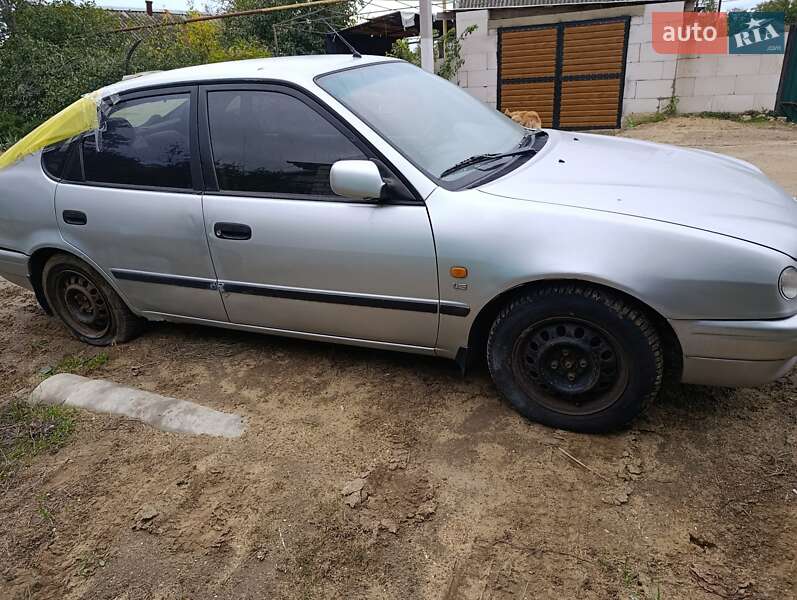 Хэтчбек Toyota Corolla 1998 в Беляевке