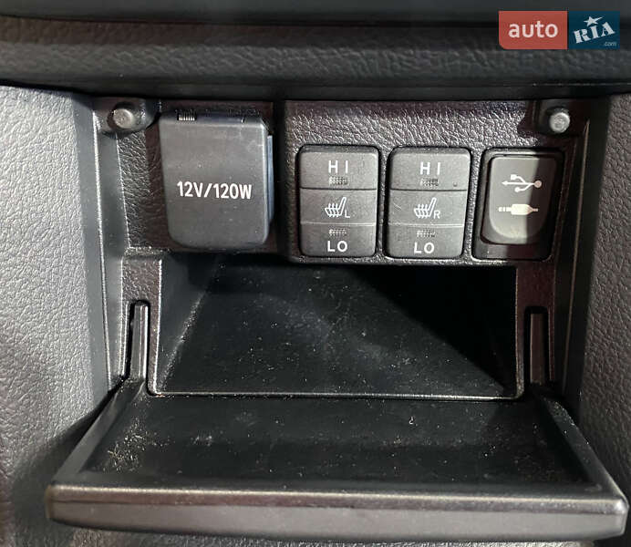 Седан Toyota Corolla 2015 в Львове