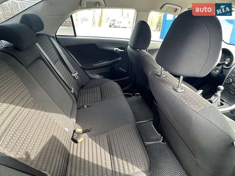 Седан Toyota Corolla 2010 в Вінниці