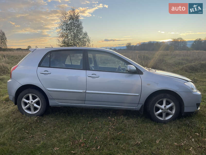 Хэтчбек Toyota Corolla 2005 в Костополе