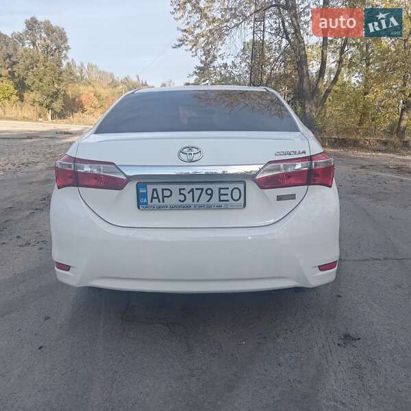 Седан Toyota Corolla 2016 в Запорожье