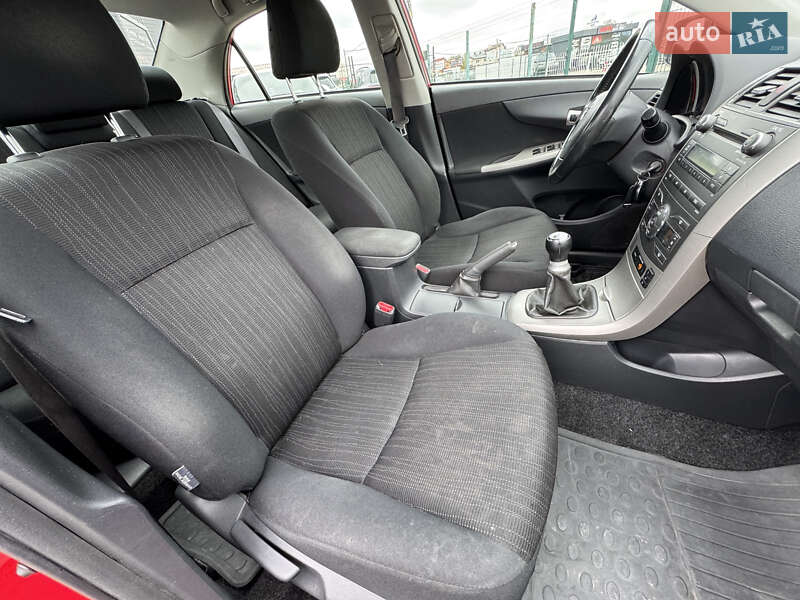 Седан Toyota Corolla 2008 в Києві