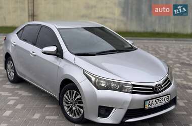 Седан Toyota Corolla 2013 в Киеве