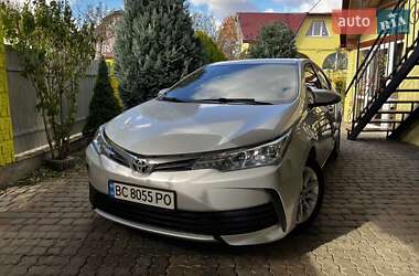 Седан Toyota Corolla 2018 в 