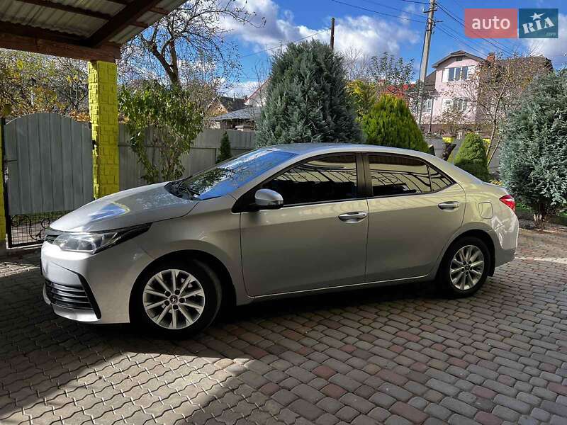 Седан Toyota Corolla 2018 в Бориславе
