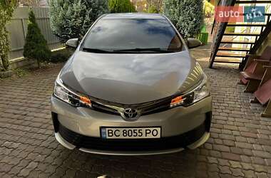 Седан Toyota Corolla 2018 в 