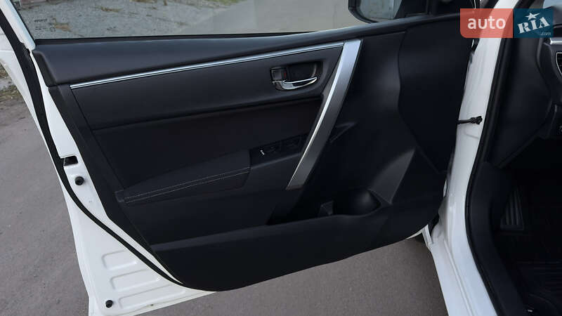 Седан Toyota Corolla 2015 в Одесі